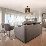 Luxueux 